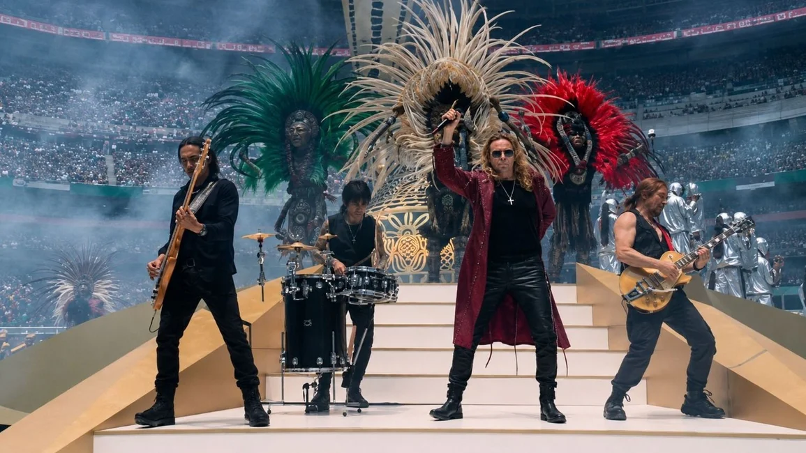 Maná interpreta “Oye mi amor” ante miles de aficionados.webp